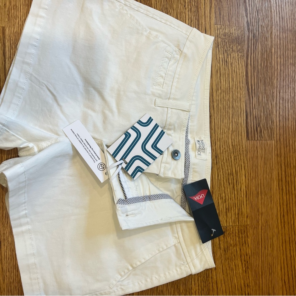 Market & Spruce White Shorts